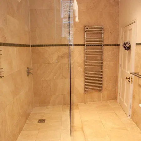 Gorgeous 2 Bedroom House In Clifton Διαμέρισμα *