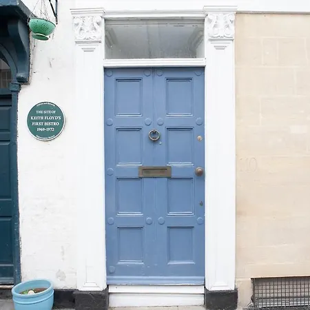 Gorgeous 2 Bedroom House In Clifton